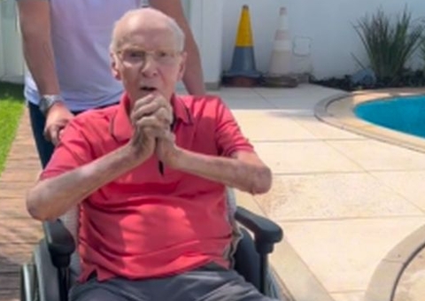 Zagallo tem alta após 22 dias de internação no Rio de Janeiro