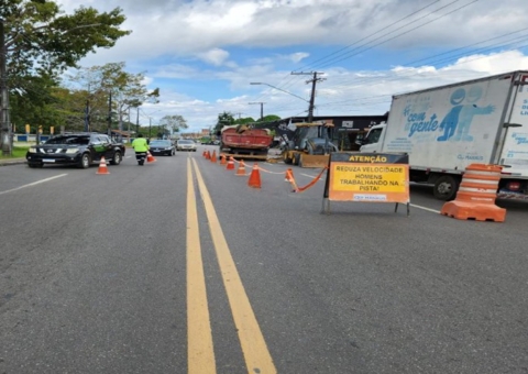 Avenida é parcialmente interditada para execução de obra emergencial em Manaus