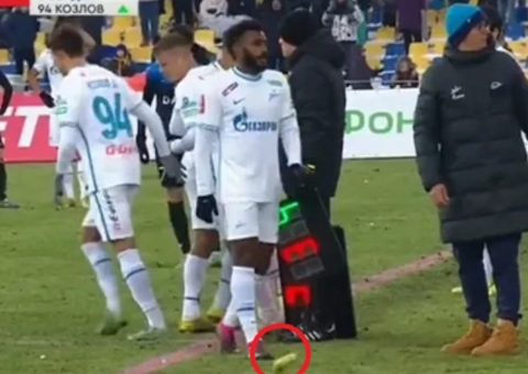 Racismo: Torcida arremessa banana em jogador brasileiro durante partida na Rússia