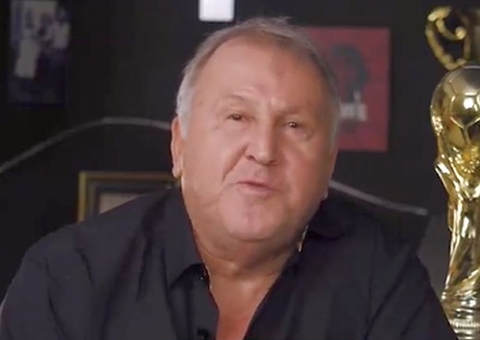 De Coutinho a Zico: Relembre os 10 maiores parceiros do Rei Pelé em campo