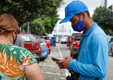 Débitos do Zona Azul podem ser regularizados com monitores em Manaus