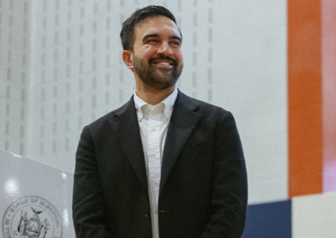 Zohran Mamdani faz história ao ser eleito primeiro prefeito mulçumano de Nova York 