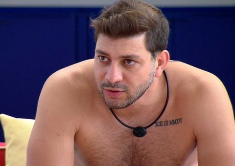 BBB21: Caio causa pânico ao dizer que não está sentindo gosto da comida