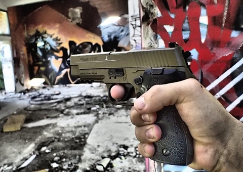 Jovem é executado a tiros no meio da rua em Manaus