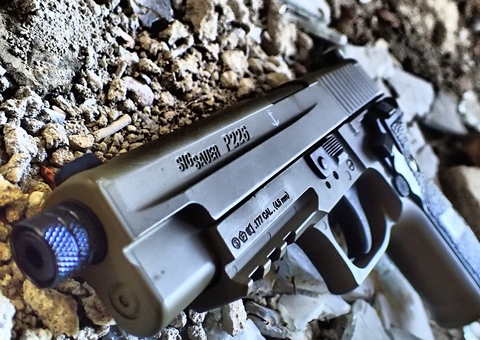 Jovem morre em hospital após ser baleado em plena luz do dia em Manaus