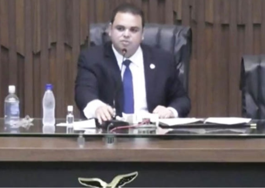 Roberto Cidade toma posse na Aleam e agradece ajuda do governo federal