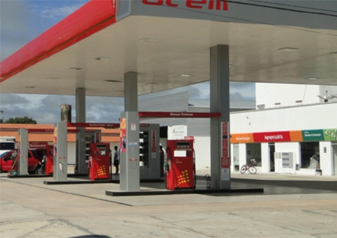 Zona Norte: Duas pessoas são feridas a bala em posto de combustível