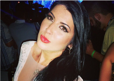 À lá Piovani, Priscila Pires publica foto nua na banheira