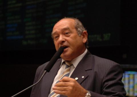 Praciano sugere criação de conselho de transparência na Câmara