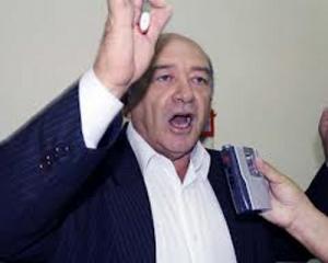 Praciano mira no  Negão