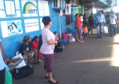 Terminal da Constantino é sufoco para usuários e camelôs