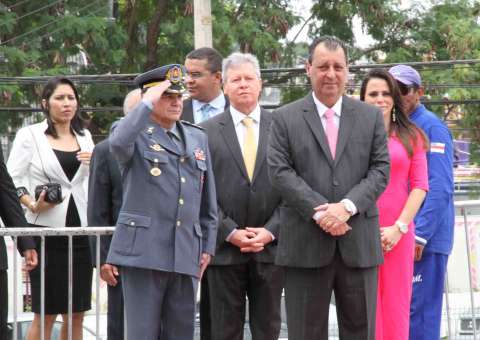 Prefeito participa da abertura dos trabalhos na Aleam e reforça parcerias com o Governo do Estado