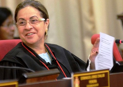 Presidente do TJAM faz pagamento de atrasados  aos servidores