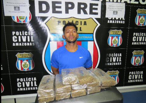 Homem com 12 kg de drogas no Aeroporto Eduardo Gomes