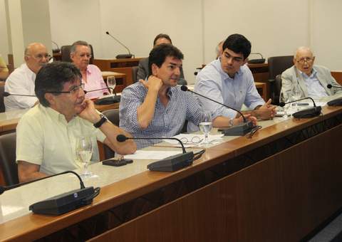 Ulisses Tapajós divulga propostas da Semef na FIEAM