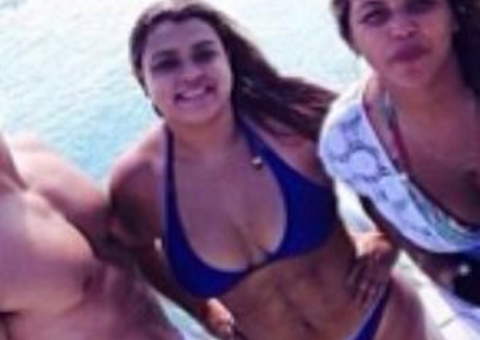  Preta Gil publica foto de biquine e mostra que está mantendo a forma