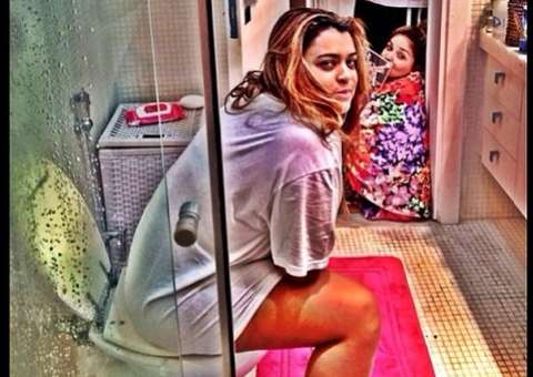 Após noivar com namorado de 2 meses, Preta Gil faz tatuagem romântica