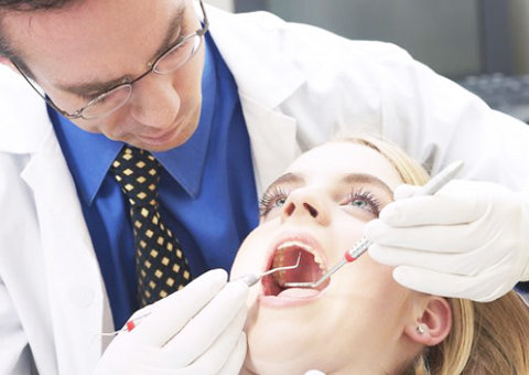 Autoexame pode prevenir câncer de boca, alerta CRO-AM