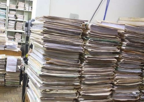 Conselheiro senta em processo e agora ação de improbidade pode prescrever