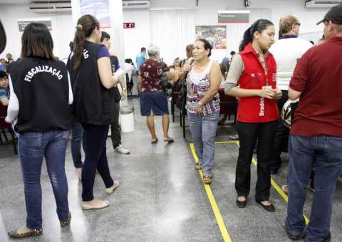 Desrespeito à lei das filas leva Procon a multar Bradesco em Manaus