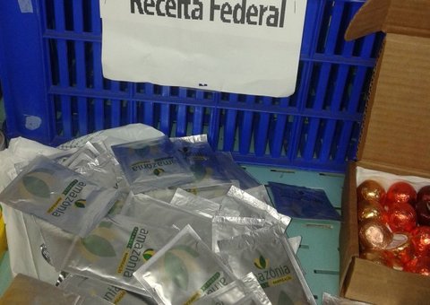 Alfândega de Manaus apreende drogas e dinheiro nos Correios