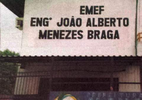 Crianças são amarradas e amordaçadas pela professora