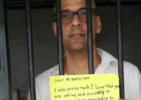  Professor é condenado por abuso sexual infantil na Indonésia; veja qual foi a pena