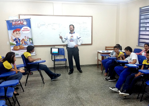 Projeto “Delegado Legal” leva instruções de segurança à comunidade estudantil