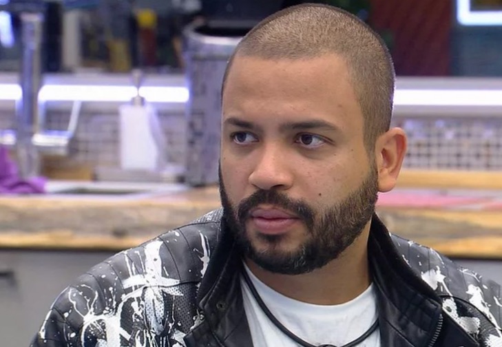 Globo omite acusação de Pocah contra Lucas que fez Projota cogitar sair