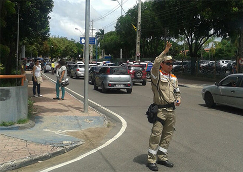 Professores fazem manifestação na Compensa