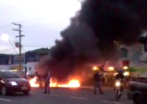 Falta de água em Manaus leva moradores a novos protestos