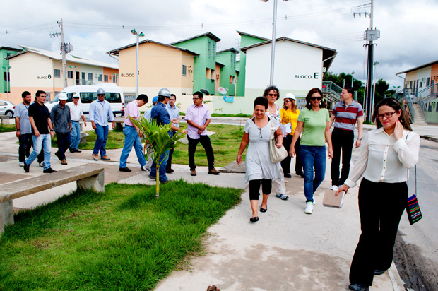 Membros do BID inspecioam obras do Prourbis
