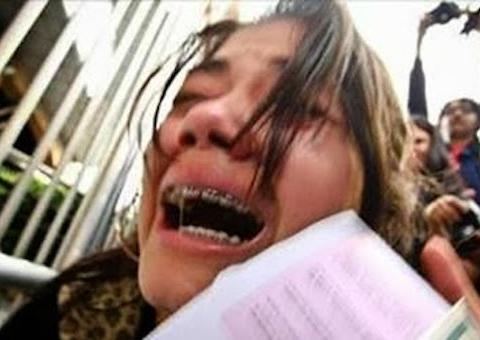 Garota para pra orar e perde a prova do Vestibular