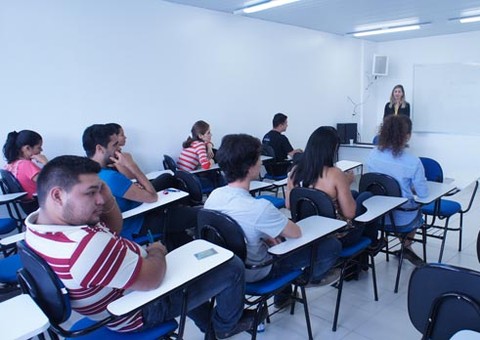 842 candidatos fizeram provas de processo seletivo do TCE