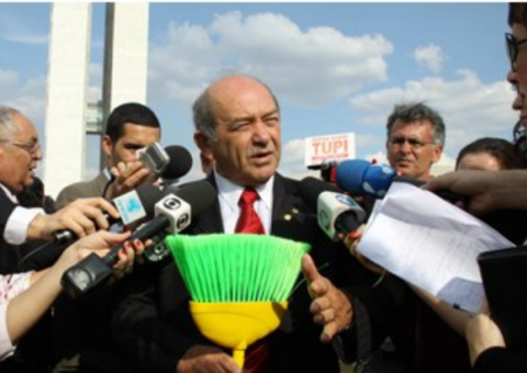 Praciano é eleito secretário do comitê brasileiro contra a corrupção