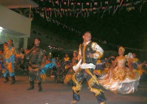 Festa junina e samba na roça com Ases do Pagode