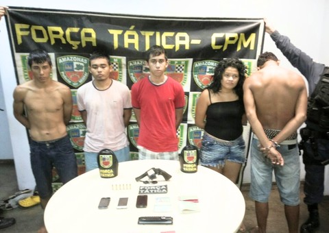 Quadrilha é presa por roubo de carros e motocicleta