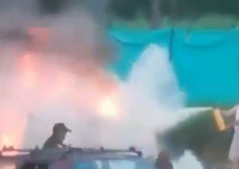  Após ser deixado, homem se tranca no carro com mulher e ateia fogo nos dois