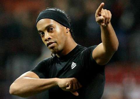   Festa na mansão de Ronaldinho Gaúcho termina com visita da polícia