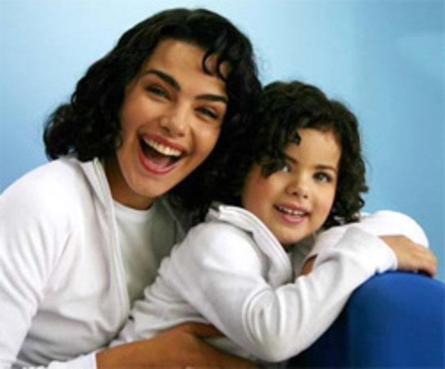 Lembra dela? Veja como está Rafaela Romolo 'sósia mirim' de Ana Paula Arósio