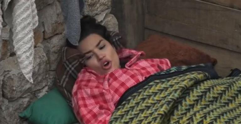 Lucas e Raissa voltam a discutir em A Fazenda: 'Acordar cheia de bosta'