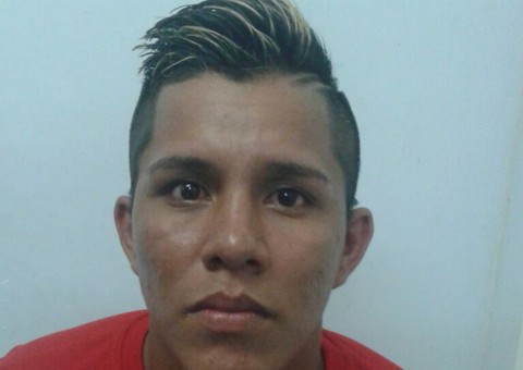 Dupla é presa por suposta receptação de motocicleta com identificador alterado