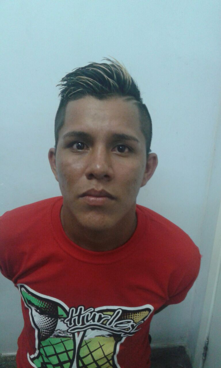 Dupla é presa por suposta receptação de motocicleta com identificador alterado