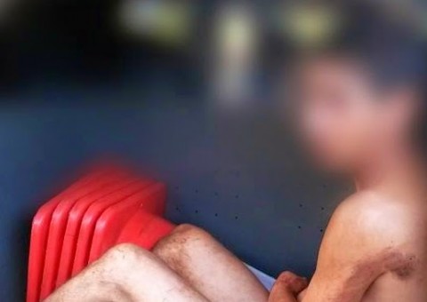 Mãe flagra homem fazendo sexo oral em filha de 3 anos