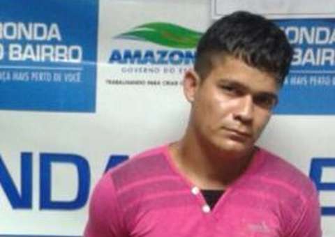 Casal flagrado vendendo droga na comunidade Santa Marta
