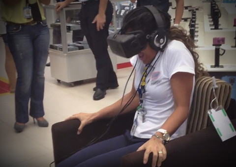 Veja qual foi a reação dos manauaras ao experimentar o 'Rift': óculos de realidade virtual
