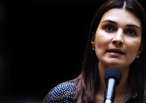 Rebecca engrossa o tom e quer o fim das discussões "oportunistas" sobre a ZFM