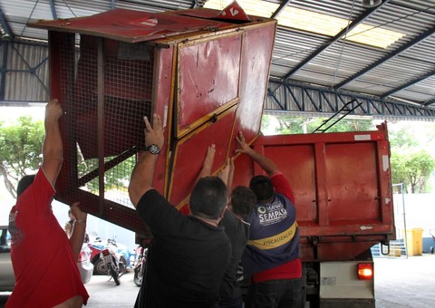 Prefeitura de Manaus decide reciclar material apreendido