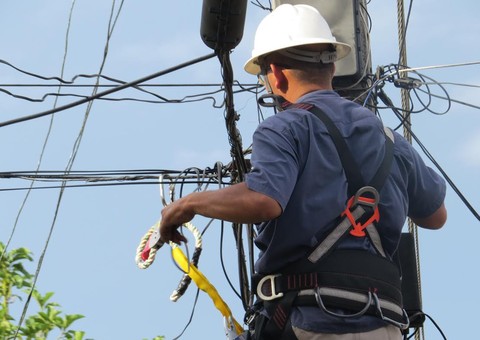 Polícia desarticula rede clandestina de internet e tv a cabo em Manaus
