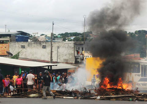 Invasores resistem à reintegração de posse